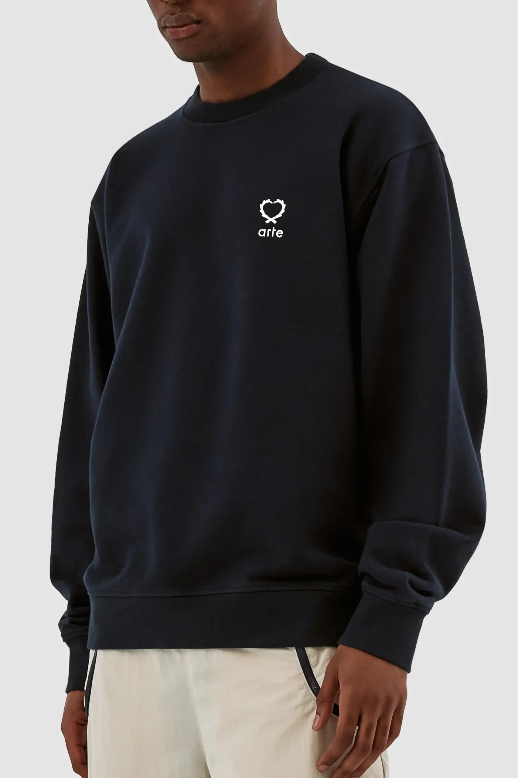 Carlos Small Heart Crewneck|Arte Antwerp New