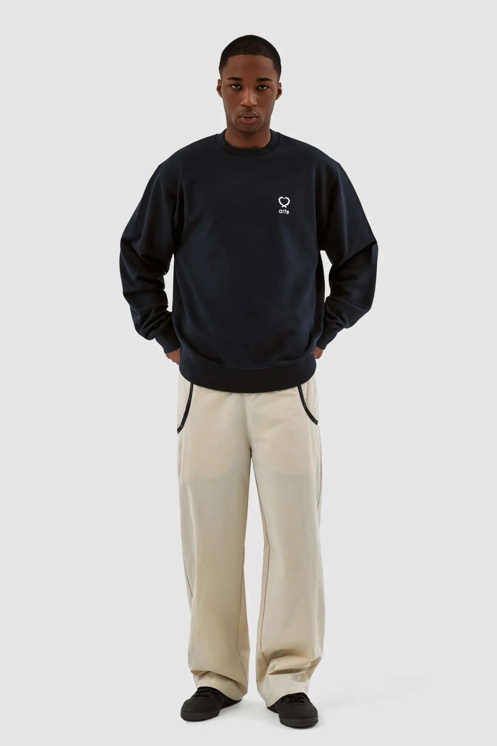 Carlos Small Heart Crewneck|Arte Antwerp New